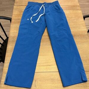Figs kade cargo scrub pants - royal blue. Size small petite length